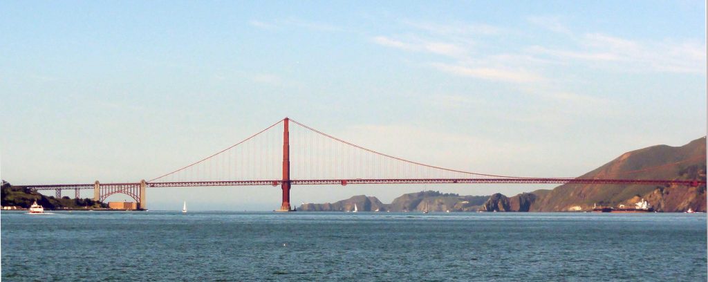Golden Gate Bridge, pont suspendu en acier, inauguré en 1937 après quatre ans de travaux